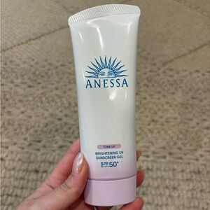 Anessa Tone Up Brightening UV Sunscreen Gel